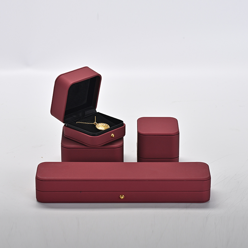 Fashion design custom logo red pu leather jewelry boxes TC-H06502