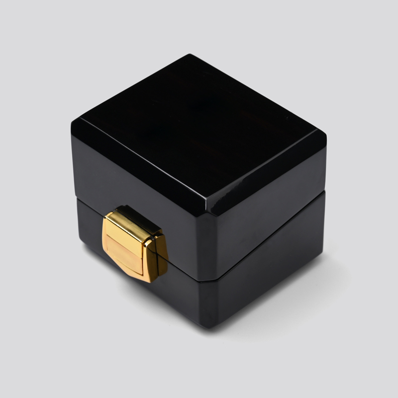 Accept custom design shiny black wooden ring box engagement ring box