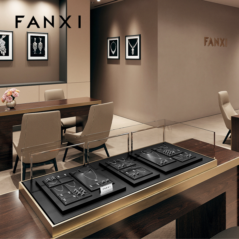 FANXI TT261 New Jewelry Display Set Luxury Black PU Leather With Silver Metal Showcase Tray Microfiber Display Jewelry Necklace Display