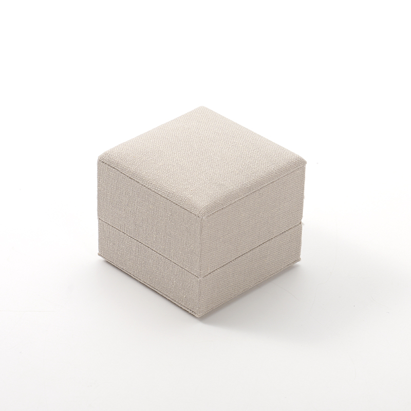 Luxury Ring Box Wedding Jewelry Packaging Box Linen Jewelry Storage Box