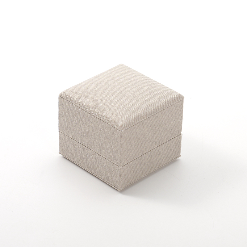 Luxury Ring Box Wedding Jewelry Packaging Box Linen Jewelry Storage Box