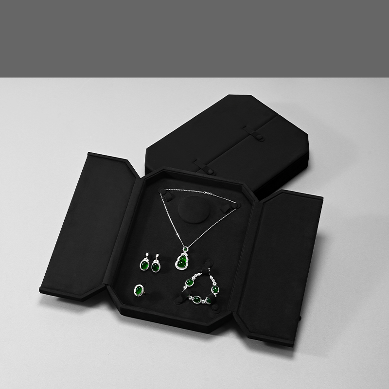 H186 Velvet Jewelry Box Packaging for Fine Jewelry Rings Necklaces Bracelets