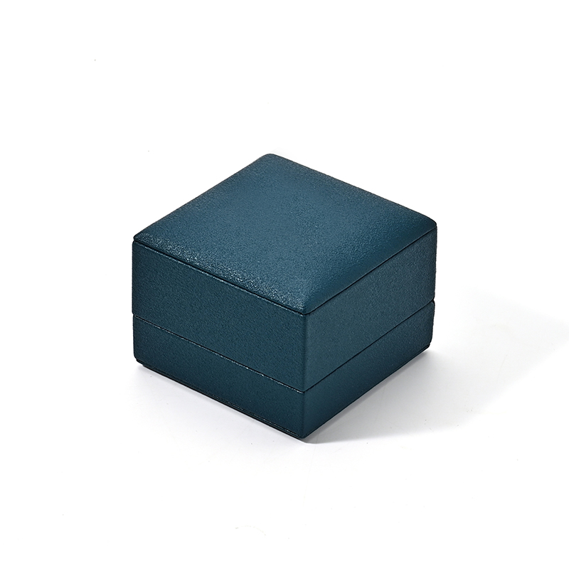 Microfiber Paper Gift Box Ring Box with Magnetic Closure Lid Gift Jewelry Packaging Rigid Box