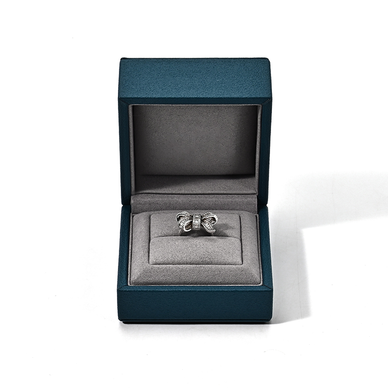 Microfiber Paper Gift Box Ring Box with Magnetic Closure Lid Gift Jewelry Packaging Rigid Box