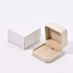 Leather Jewelry Box Custom Logo Ring Box Fashionable Jewelry Gift Box