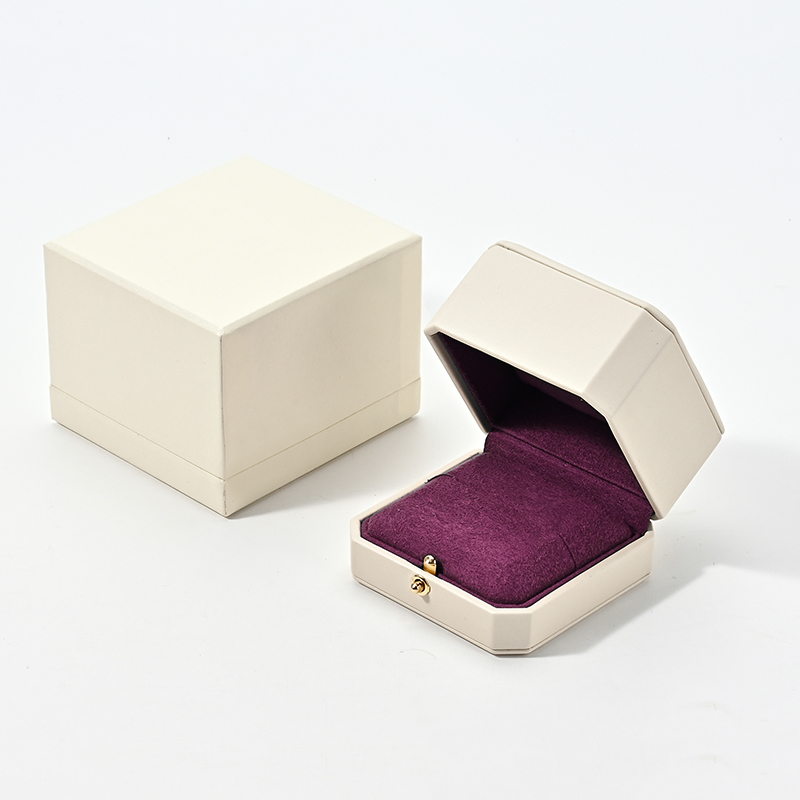 Luxury Jewelry Box Ring Box Beige Leather Microfiber Jewelry Storage Box Custom Logo