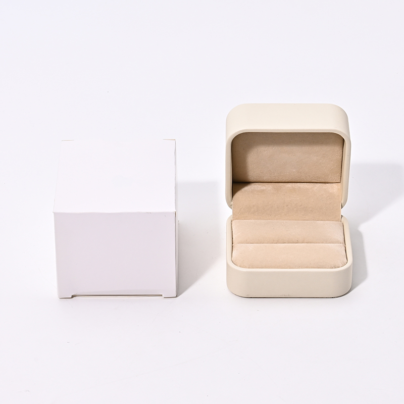 Leather Jewelry Box Custom Logo Ring Box Fashionable Jewelry Gift Box