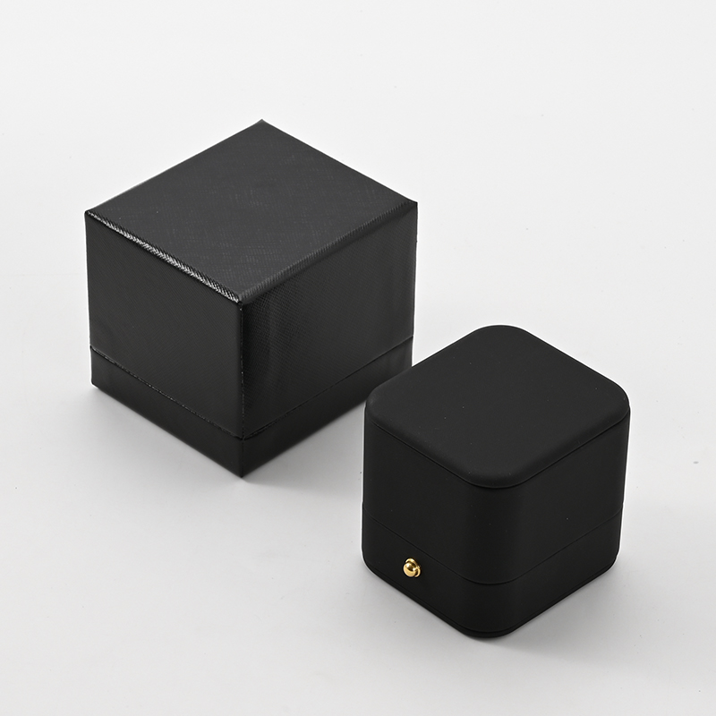 Leather Jewelry Ring Box Custom Logo Luxury Jewelry Storage Box Gift Ring Box