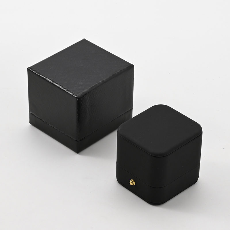 Leather Jewelry Ring Box Custom Logo Luxury Jewelry Storage Box Gift Ring Box