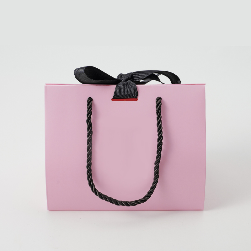 Pink Paper Bag Luxury Handle Gift Packaging Bags With Silk Ribbon Craft Shopping Gift Paper Jewelry Bag