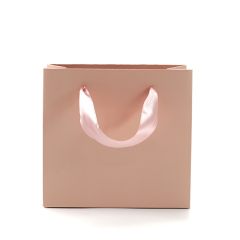 Wholesale Custom Logo Color Printed Luxury Paper Bag Jewelry Gift Packaging Bags with Handle Recycle Paper Shopping Bag
