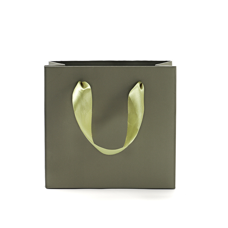 Wholesale Custom Logo Color Printed Luxury Paper Bag Jewelry Gift Packaging Bags with Handle Recycle Paper Shopping Bag