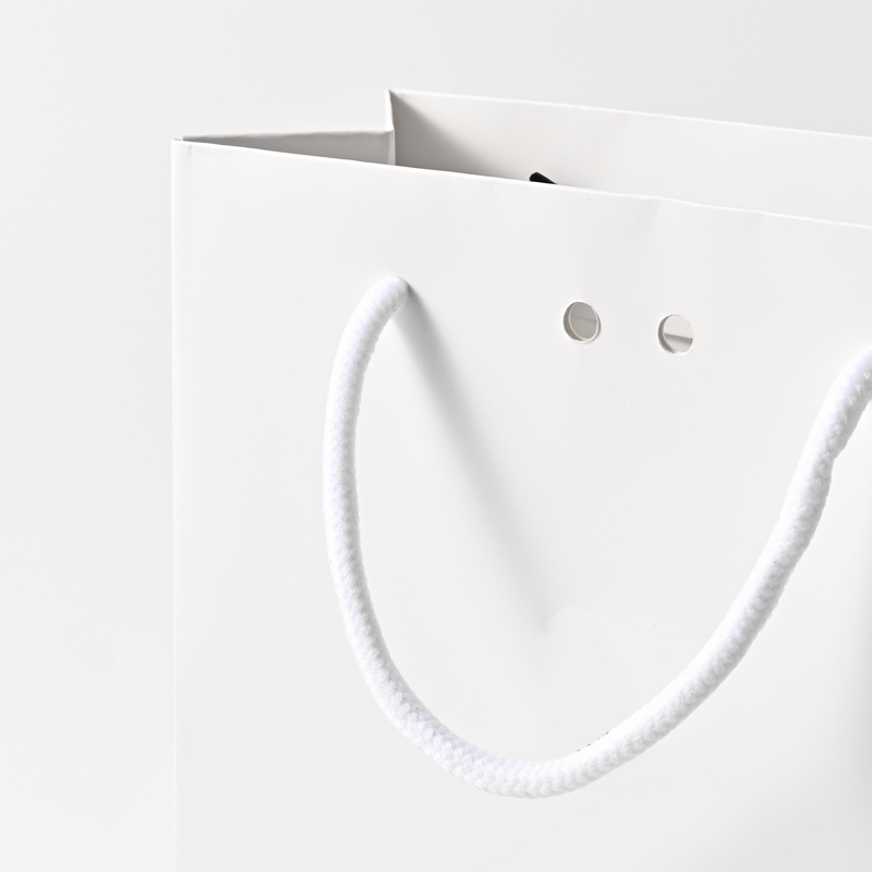 Luxury Jewelry Gift Packaging Bags White Paper Jewelry Bags Shopping Bags