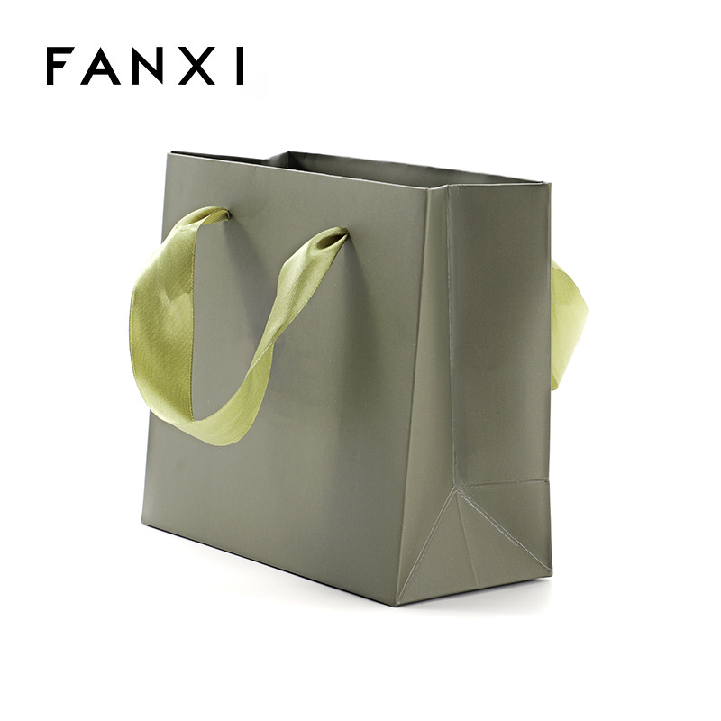 Wholesale Custom Logo Color Printed Luxury Paper Bag Jewelry Gift Packaging Bags with Handle Recycle Paper Shopping Bag