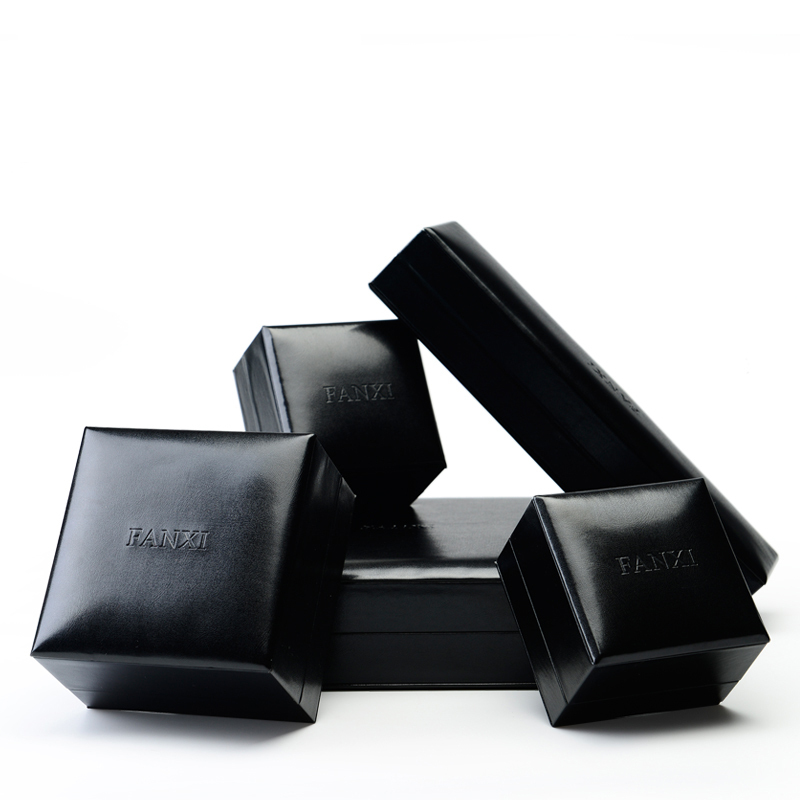 FANXI Custom Logo Top Quality Black PU Leather Suede Insert Boxes Ring Necklace Bracelet Gift Packaging Plastic Jewelry Box