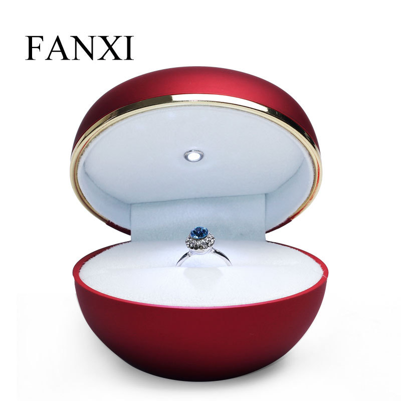 FANXI Customized red rubber paint jewelry ring box with led light round shape jewelry box