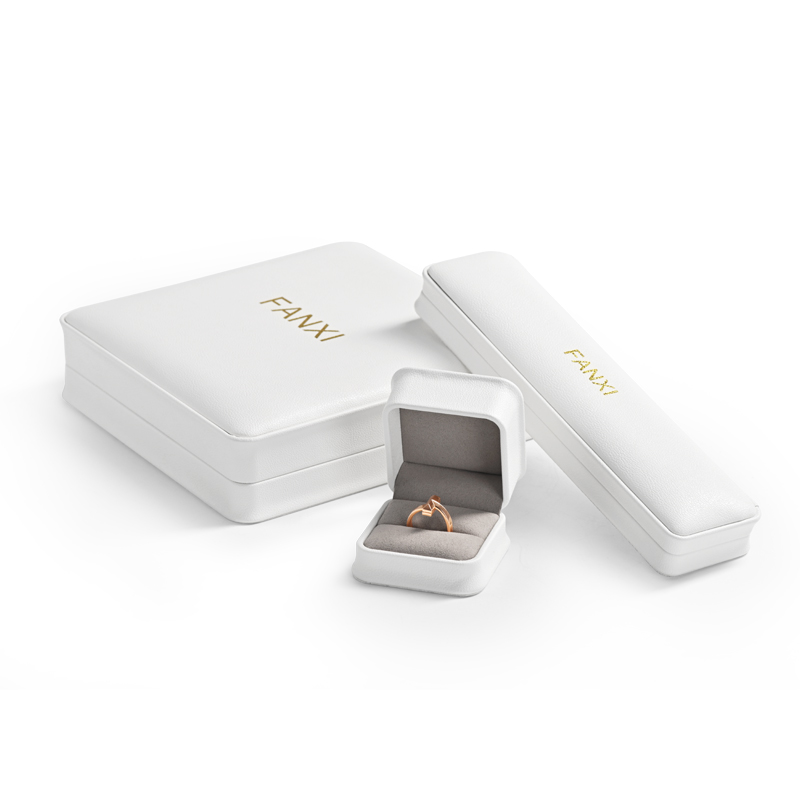 FANXI 2023 New Arrival White Elegant PU Leather Wedding Ring Jewerly Box Pendant Bangle Necklace Jewelry Display Package