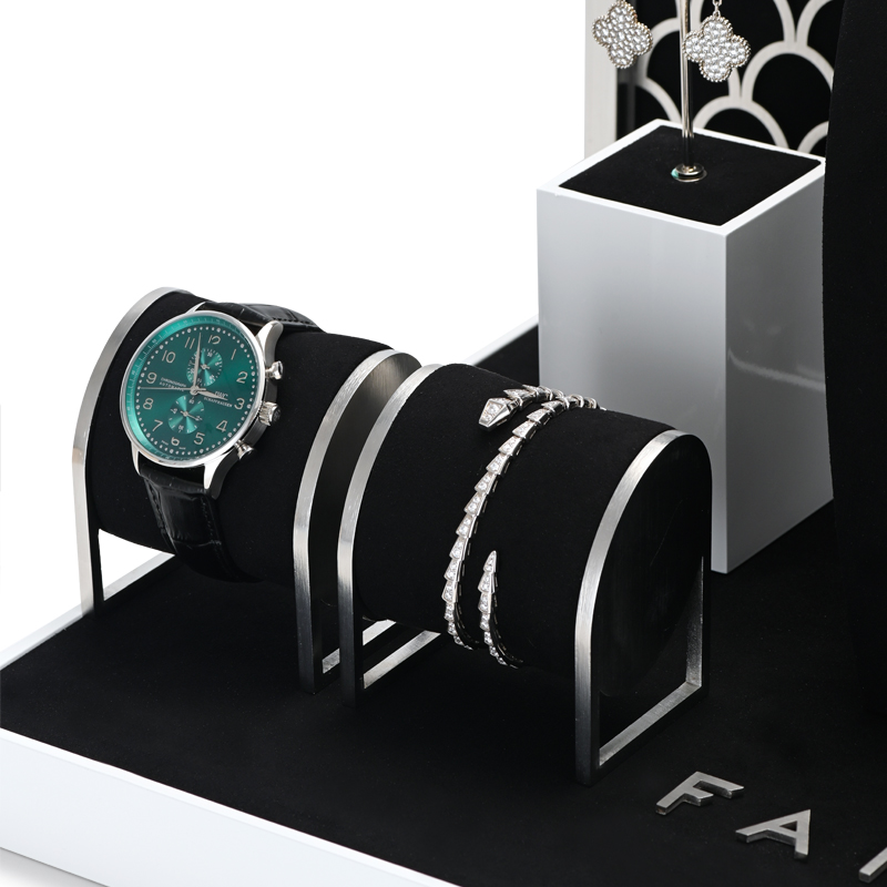 2023 Factory Design Luxury Jewelry Display Showcase Set Necklace Bust Jewelry Display Ring Stand