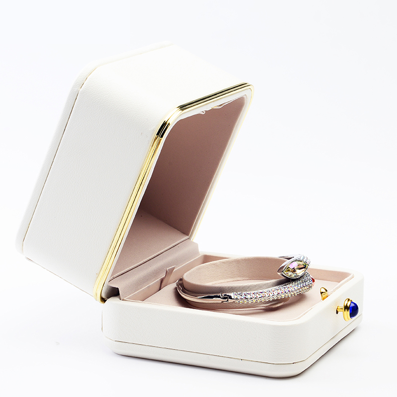 FANXI Custom Metal Laser Logo Gift Boxes With Silk Insert For Ring Necklace Bangle Storage Luxury White PU Leather Jewellery Box