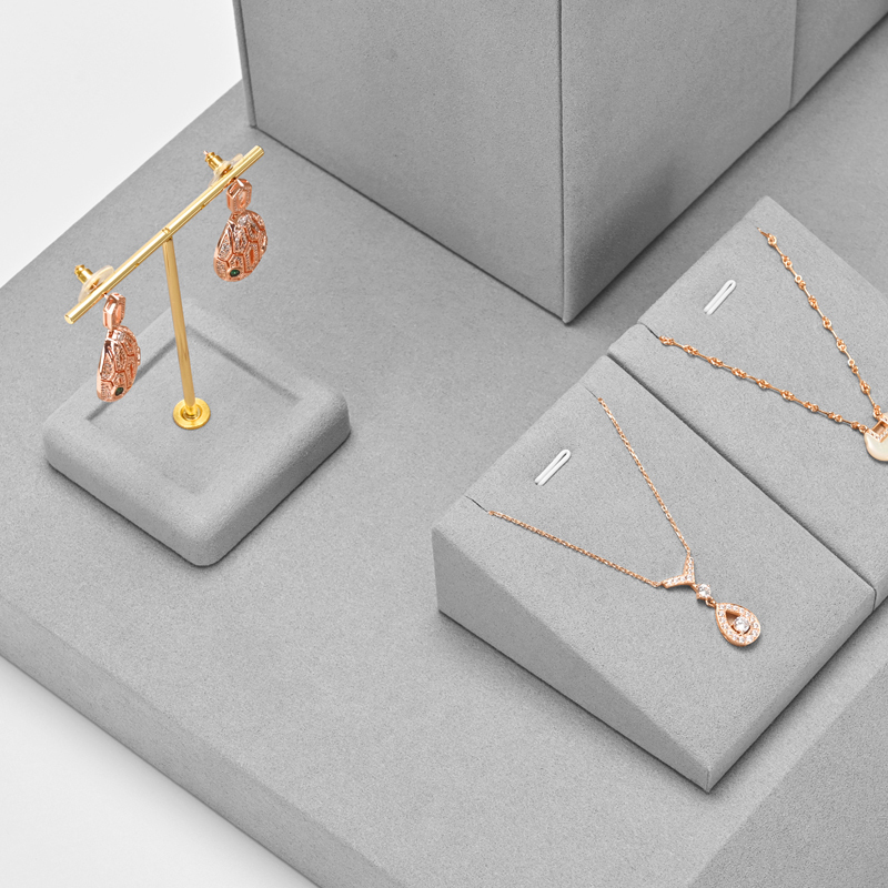 Fanxi Hot Sale High End White Microfiber Jewelry Display Set For Earring Ring Pendant Jewelry Stand With Custom Logo
