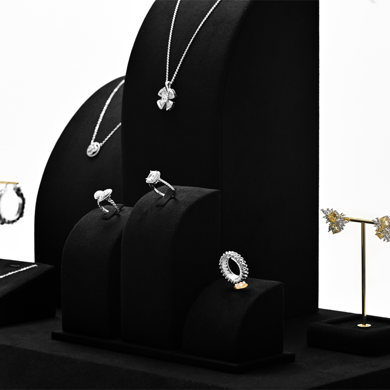Fanxi New Arrival Luxury Custom Black Microfiber Jewelry Display Stand For Ring Necklace Jewelry Window Showcase Display Set