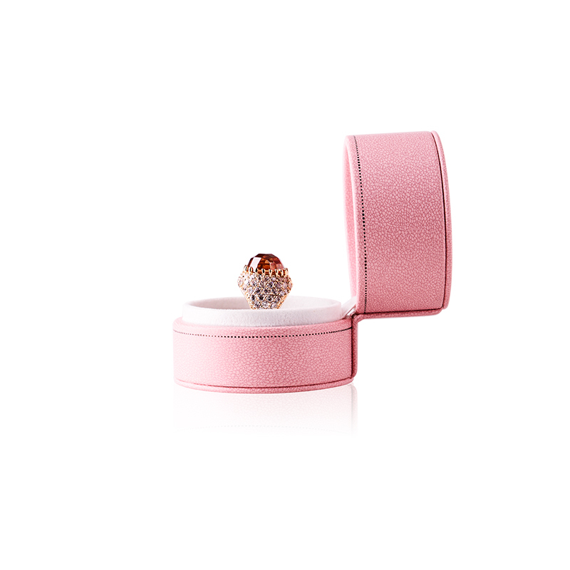 FANXI Custom Plastic Jewelry Packaging Box With Velvet Insert For Ring And Necklace White And Pink Leather Round Jewelry Box
