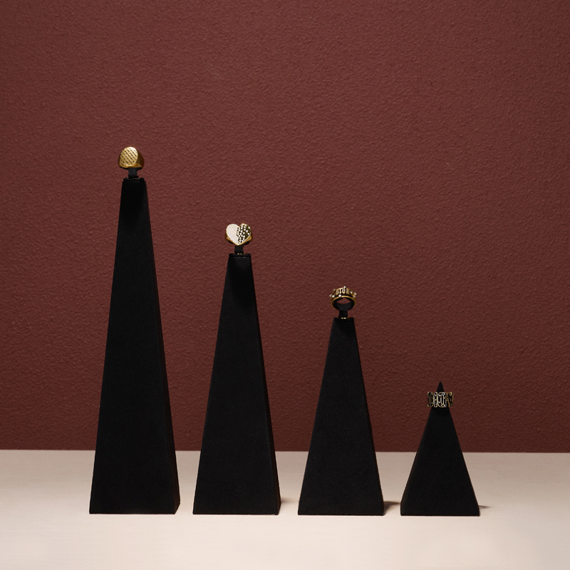 FANXI Newest Lanuched Ring Display Stand Black Microfiber High End Simple Ring Holder for Jewelry Stores