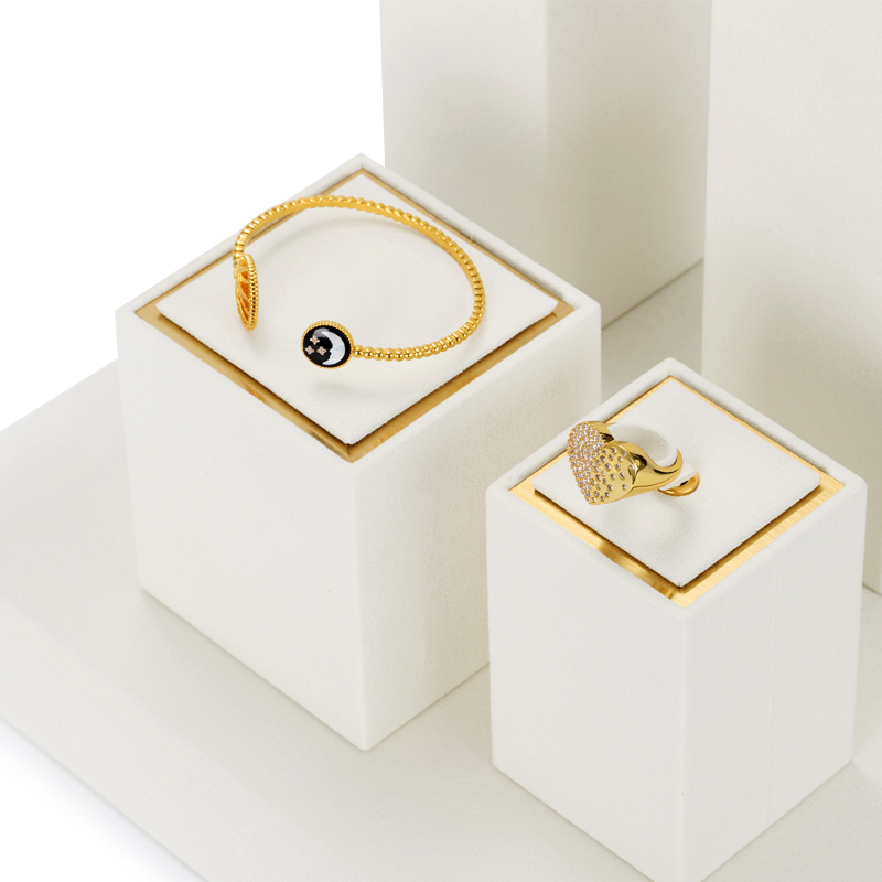 Fanxi New Arrival Luxury Jewelry Display Stands Metal Rack With Cream Microfiber For Ring Earring Pendant Necklace Showcase Set