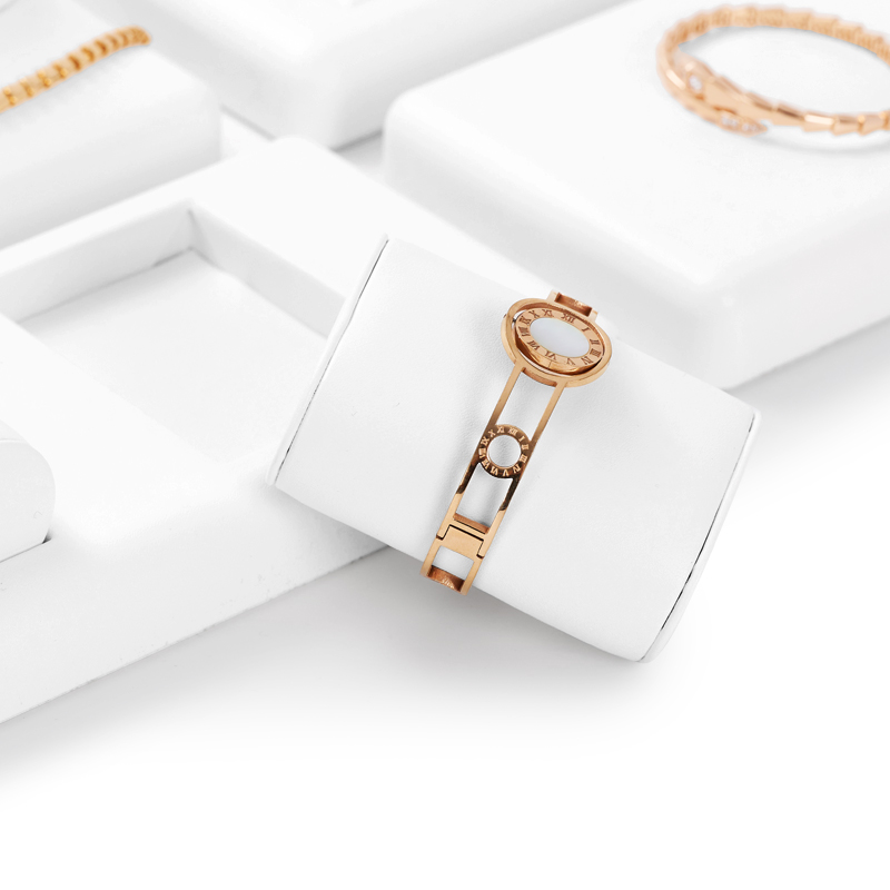 Fanxi New Arrival White Luxury Jewelry Display Cabinet For Ring Earring Long Chain Necklace Pendant Jewelry Display Sets