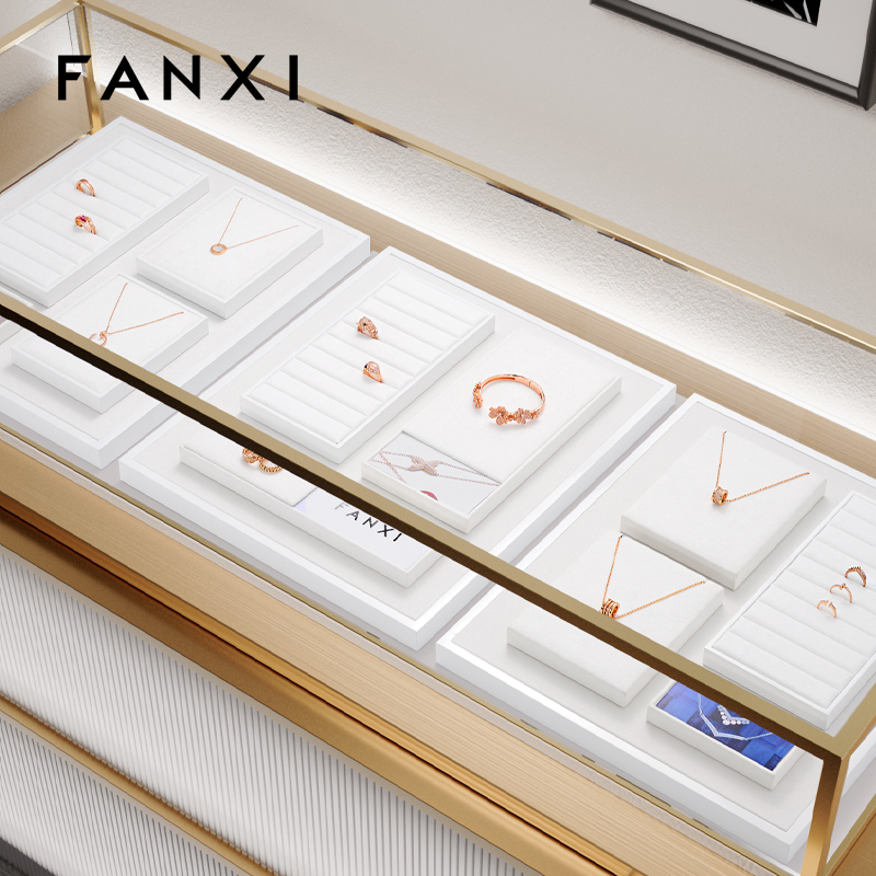 2023 New Model Luxury Jewelry Display Set Elegant White Jewellry Display for Exihibition with High End Mirco fiber