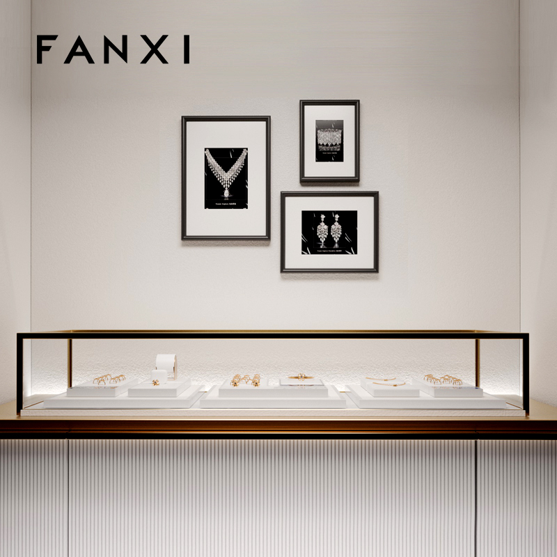 2023 New Model Luxury Jewelry Display Set Elegant White Jewellry Display for Exihibition with High End Mirco fiber