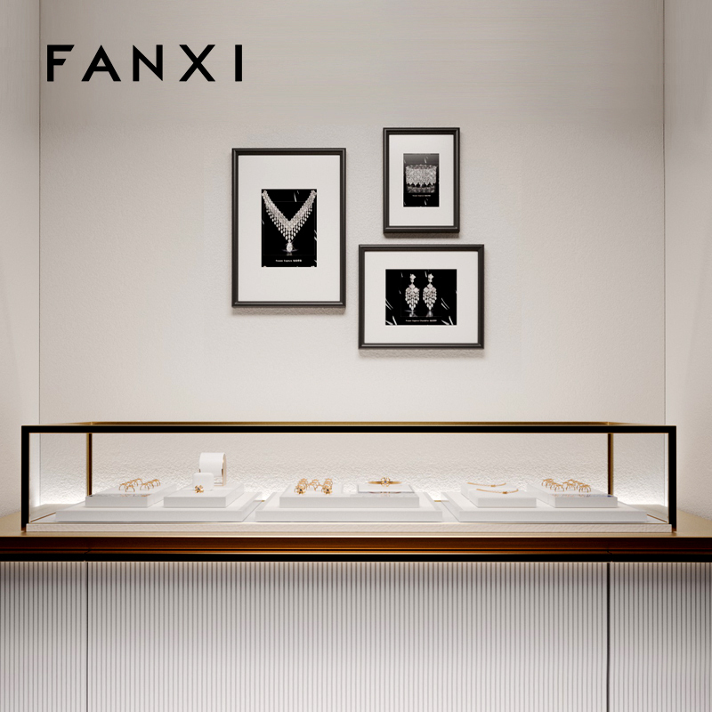 2023 New Model Luxury Jewelry Display Set Elegant White Jewellry Display for Exihibition with High End Mirco fiber