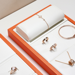 Fanxi New Arrival High End White Jewelry Display Set For Earring Ring Pendant Jewelry Stand With Custom Logo