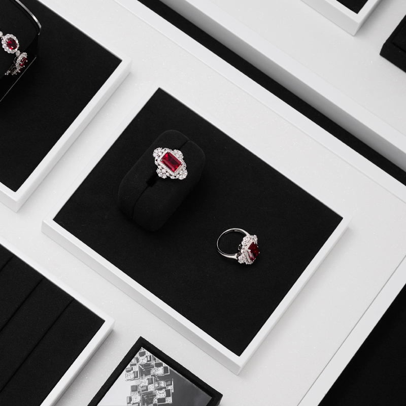 2023 New Design Luxury Jewelry Display Set Fashion Jewellry Packaging Set for Retail Jewellery Store