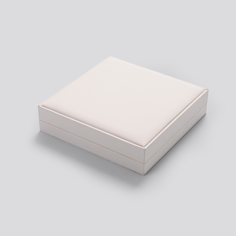 FANXI Wholesale Elegant Beige Big Necklace Box With PU Leather For Jewelry Display Jewellry Storage Box With Custom Logo
