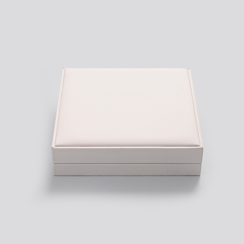 FANXI Wholesale Elegant Beige Big Necklace Box With PU Leather For Jewelry Display Jewellry Storage Box With Custom Logo
