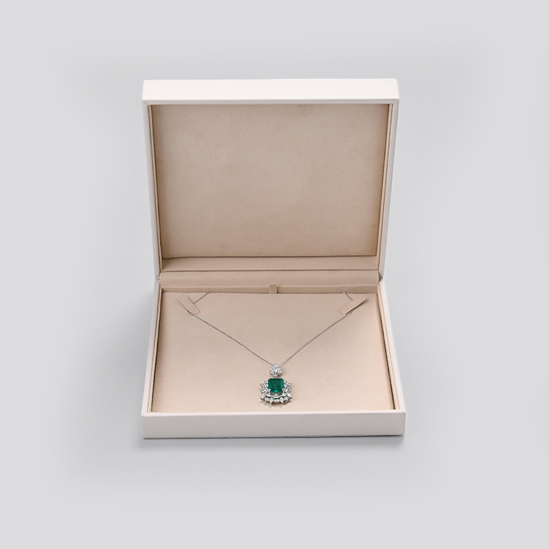 FANXI Wholesale Elegant Beige Big Necklace Box With PU Leather For Jewelry Display Jewellry Storage Box With Custom Logo