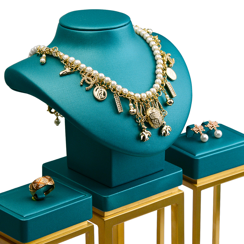 Fanxi New Popular Fashion Green PU Leather Ring Earring Necklace Display Set with Gold Stand For Jewelry Display