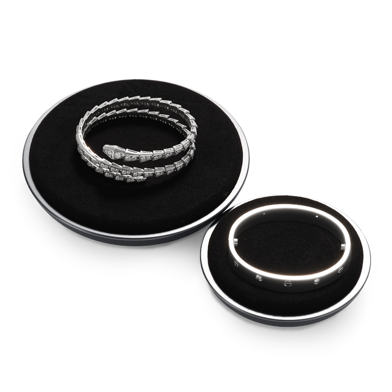 Fanxi New Arrival Jewelry Display Stands Microfi And Metal Luxury Ring Earring Necklace Shop Window Display Showcase Set