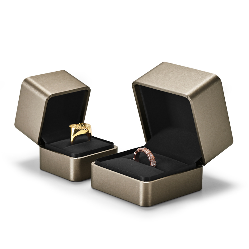 Fanxi China 2021 Wholesale Luxury Golden Leatherette Jewelry Boxes Packaging Leather Plastic Jewellery Box With Special Design