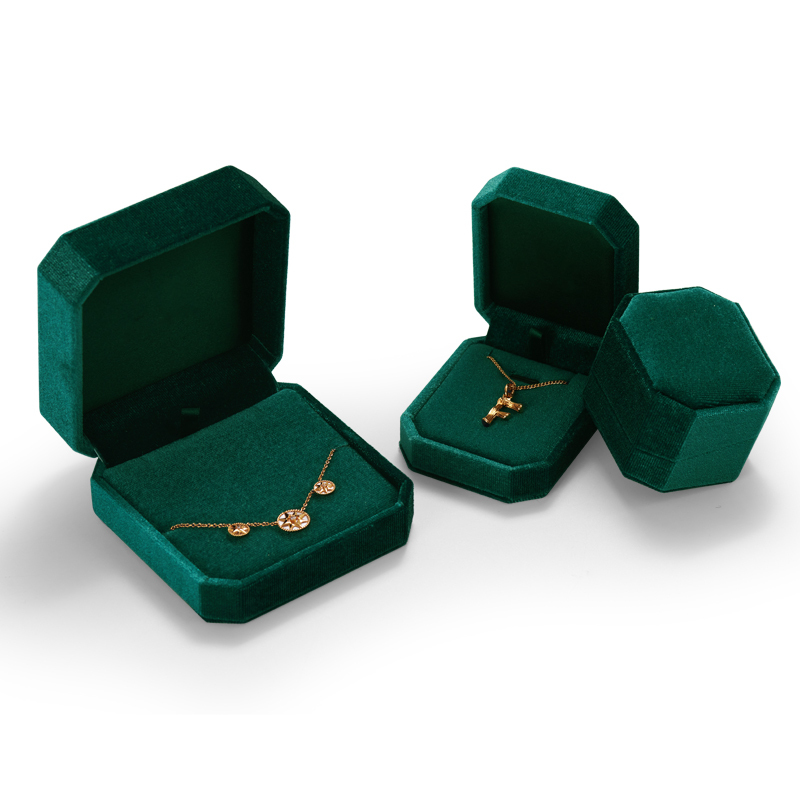 Fanxi Wholesale New Green Velvet Jewelry Box For Ring Necklace Bracelet Gift Jewelry Packaging Box Custom Logo Printed