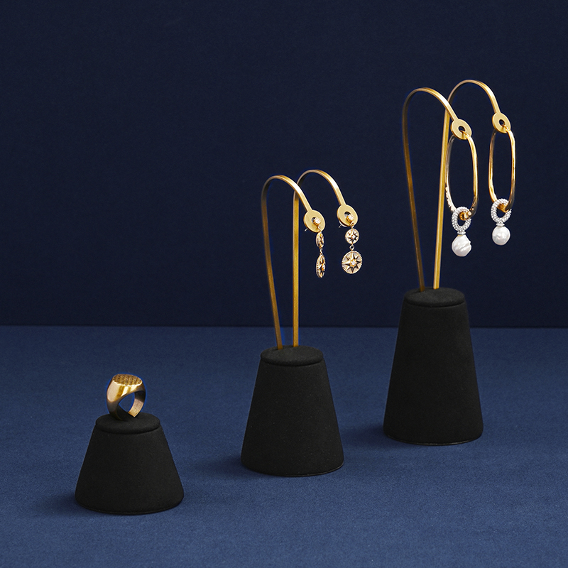 2023 New Arrival Designer Style Jewelry Display Set High Quality Black Microfiber Jewelry Holder