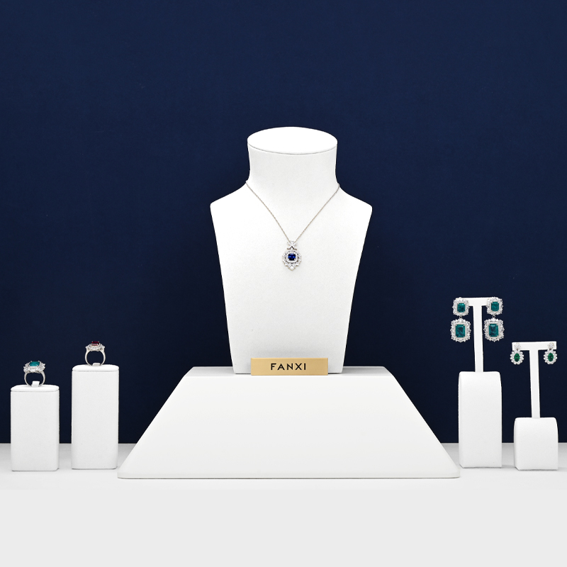 FANXI Unique Design White Jewelry Display Portrait PU Leather Base Necklace Busts T-set Base