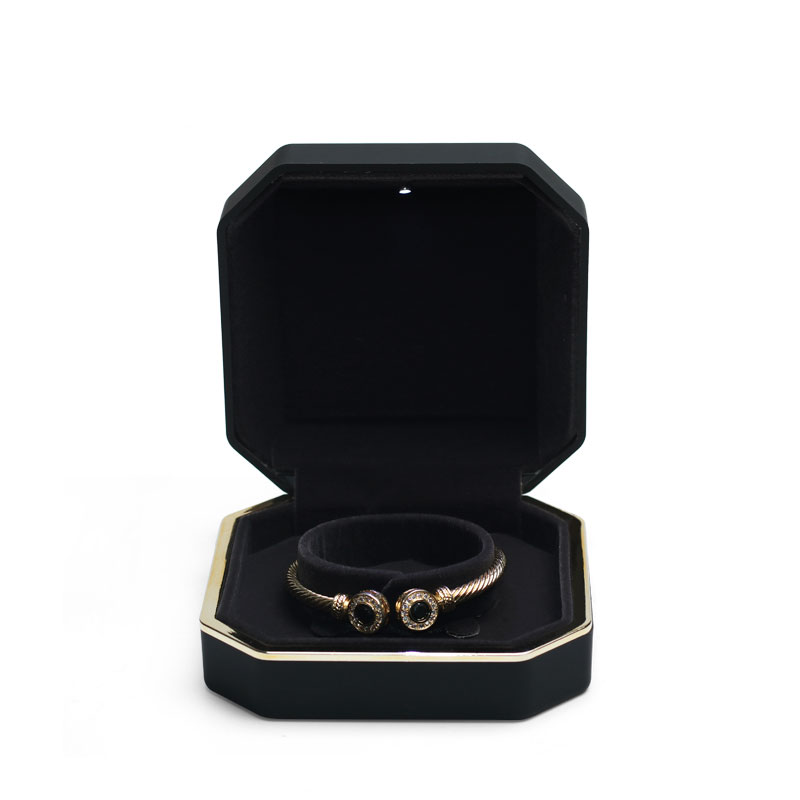 FANXI Hot Sale Luxury Black Rubber Paint and Microfiber Jewelry Box Bright Light Inside Hold Bracelet with Metal Edge