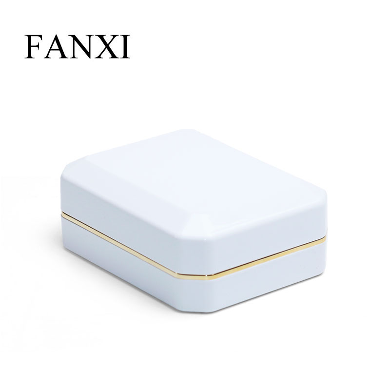 FANXI New Design Octagonal Shape Accept Custom High End White Jewelry Box Flannelette and Rubber Paint Jewelry Box