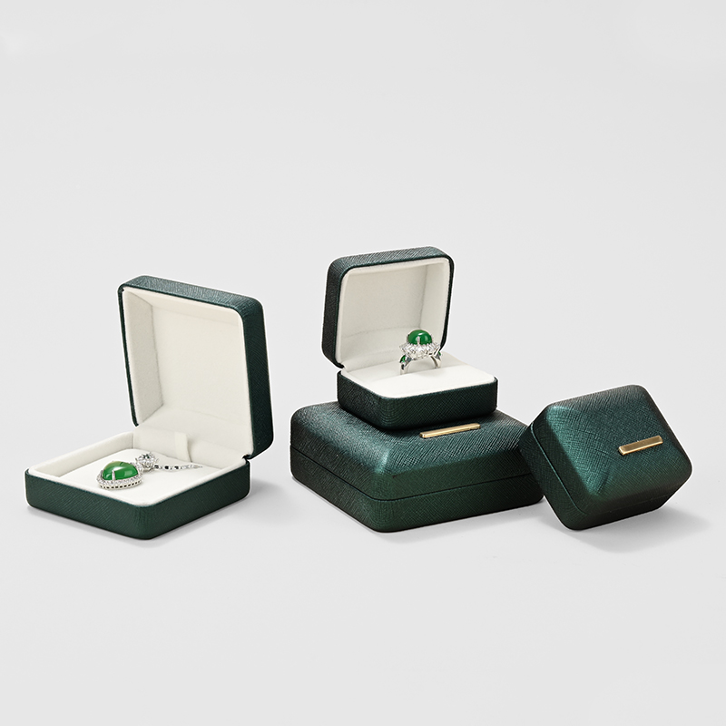 New Arrival Green PU Leather Luxury Jewelry Box Hold Ring Necklace Bangle with Custom Logo Outside and Inside