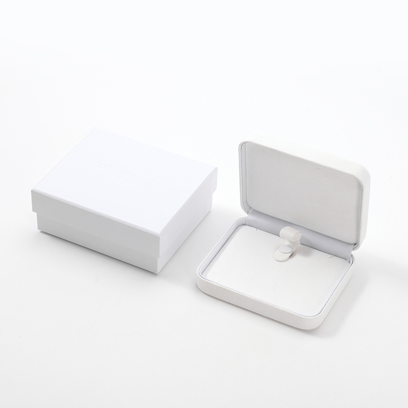 Custom logo White Leather Jewelry Box Ring Necklace Pendant Jewelry Packaging Box Fancy Paper Jewelry Box