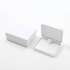 Custom logo White Leather Jewelry Box Ring Necklace Pendant Jewelry Packaging Box Fancy Paper Jewelry Box