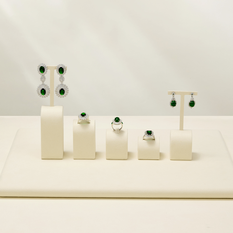 FANXI Jewelry Display for Retail Shop Luxury Microfiber Acrylic Jewelry Display Props Jewelry Dummy White Display Set