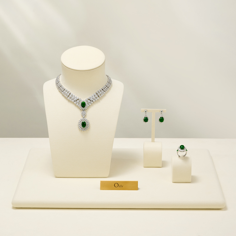 FANXI Jewelry Display for Retail Shop Luxury Microfiber Acrylic Jewelry Display Props Jewelry Dummy White Display Set